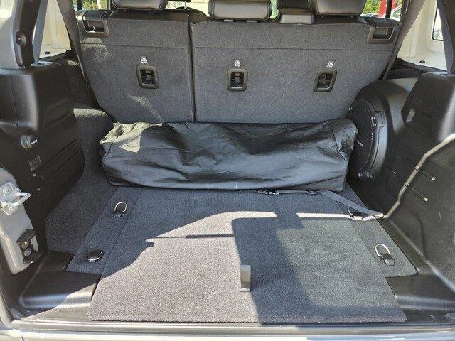 Used 2021 Sting-Gray Clearcoat Jeep Unlimited Sahara image 25