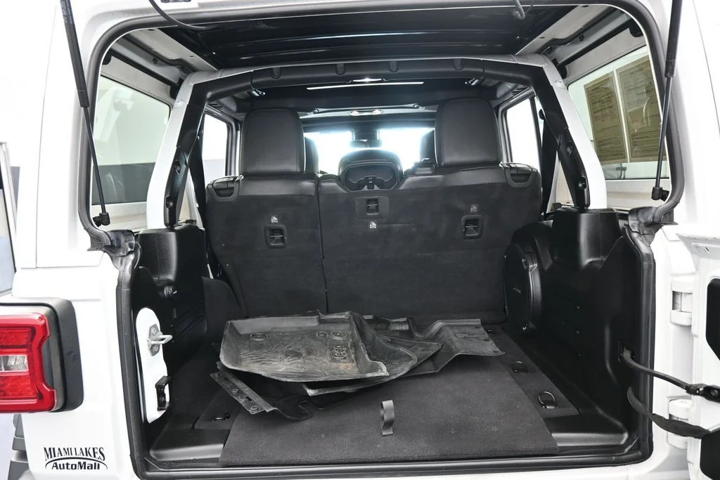 Used 2022 Bright White Clearcoat Jeep Unlimited Rubicon image 37