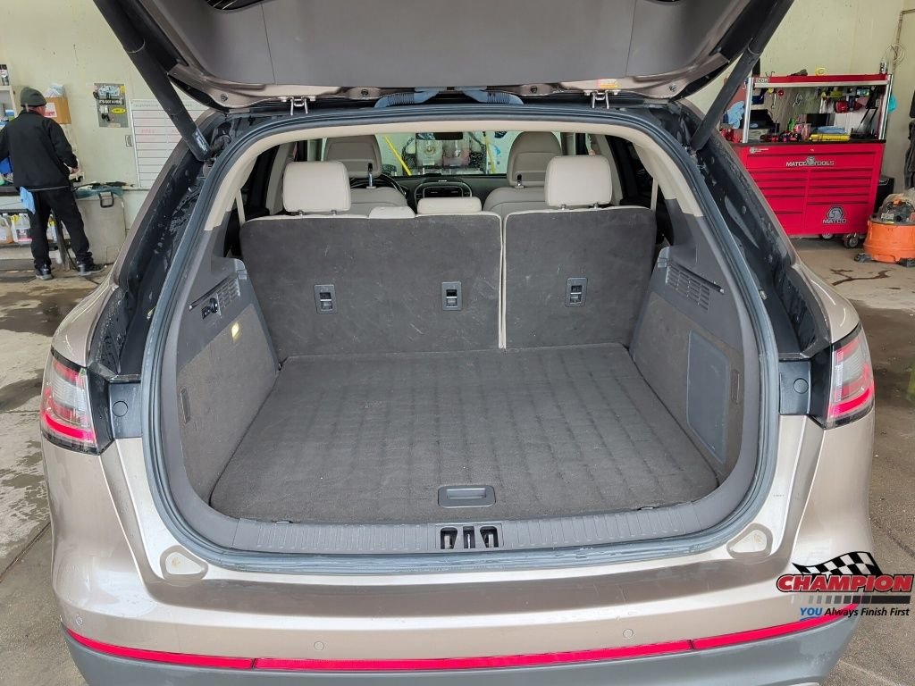 Used 2019 Brown Lincoln Select image 29