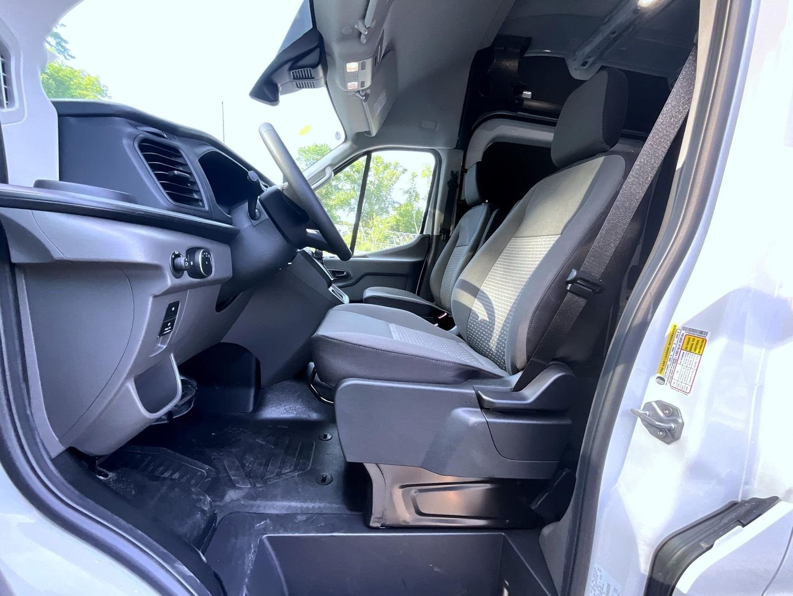 New 2026 Oxford White Ford Base image 11