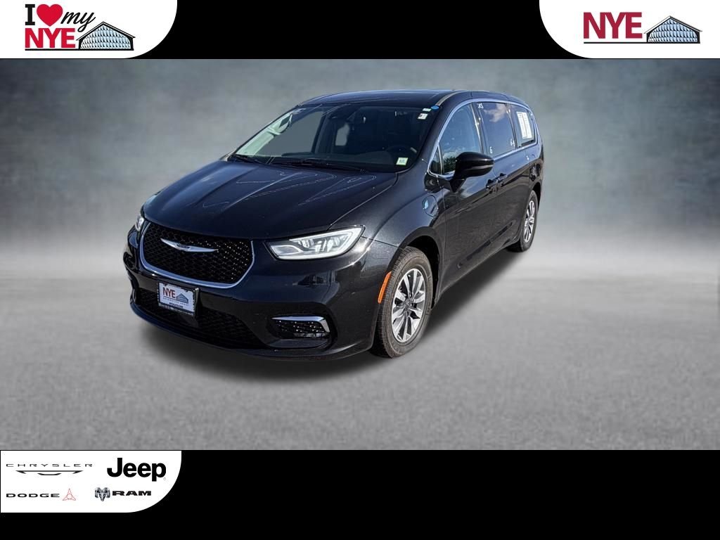 Used 2023 Black Chrysler Touring L image 1