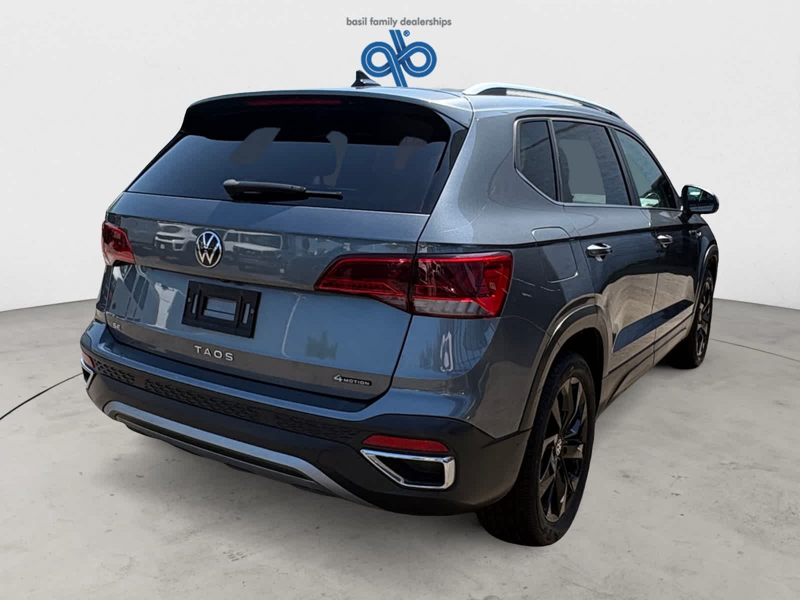 Used 2022 Platinum Gray Metallic Volkswagen SE image 7