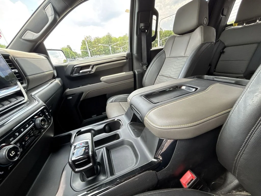 Used 2022 Beige Chevrolet ZR2 image 23