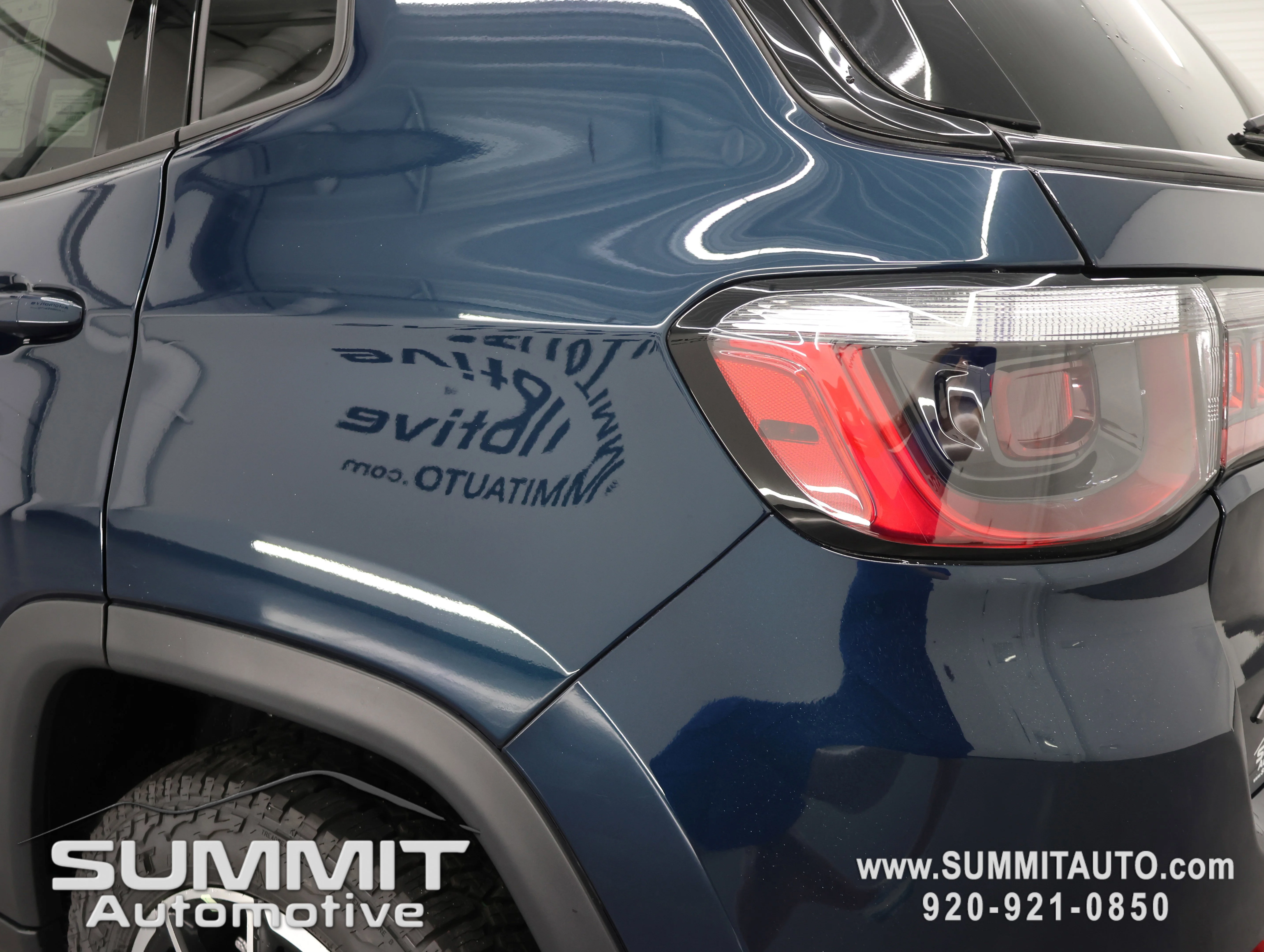 New 2026 Fathom Blue Pearl-Coat Exterior Paint Jeep Trailhawk image 31