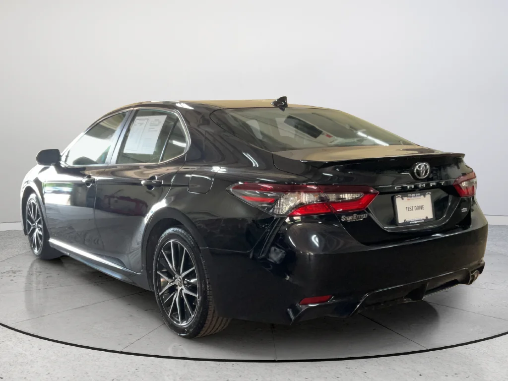 2024 Toyota Camry SE - Photo 8