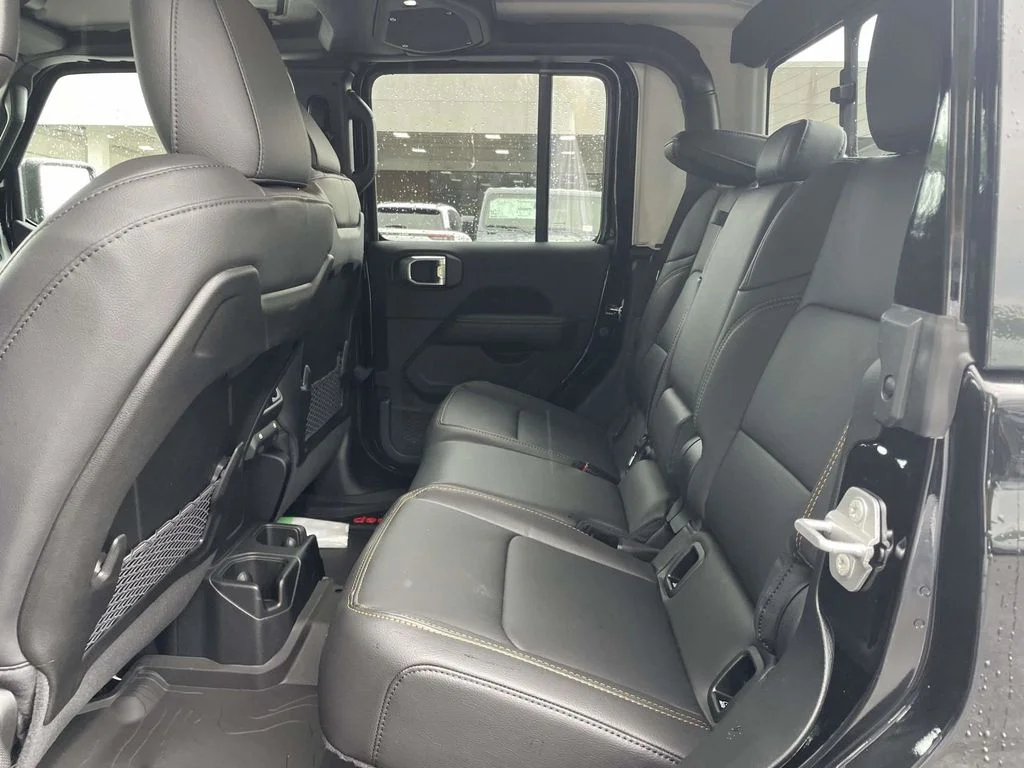 New 2026 Black Clear-Coat Exterior Paint Jeep Sahara image 20