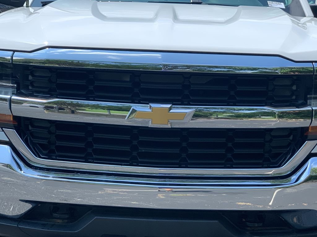 Used 2016 Summit White Chevrolet LT image 40