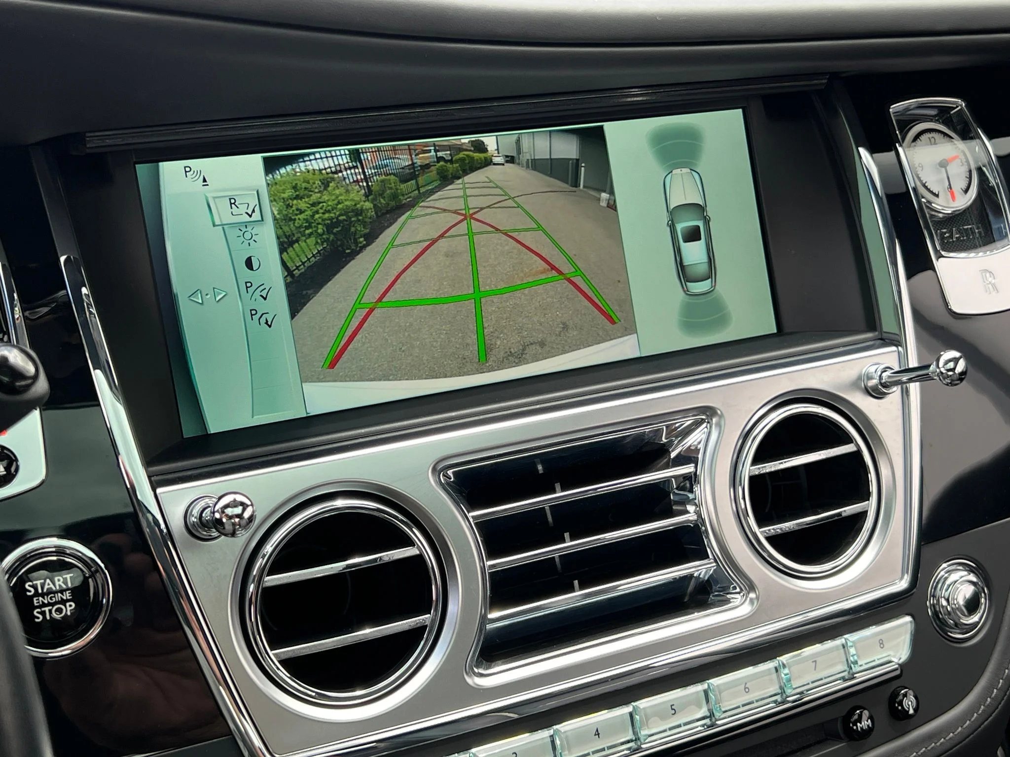 Used 2015 White Rolls-Royce Base image 24