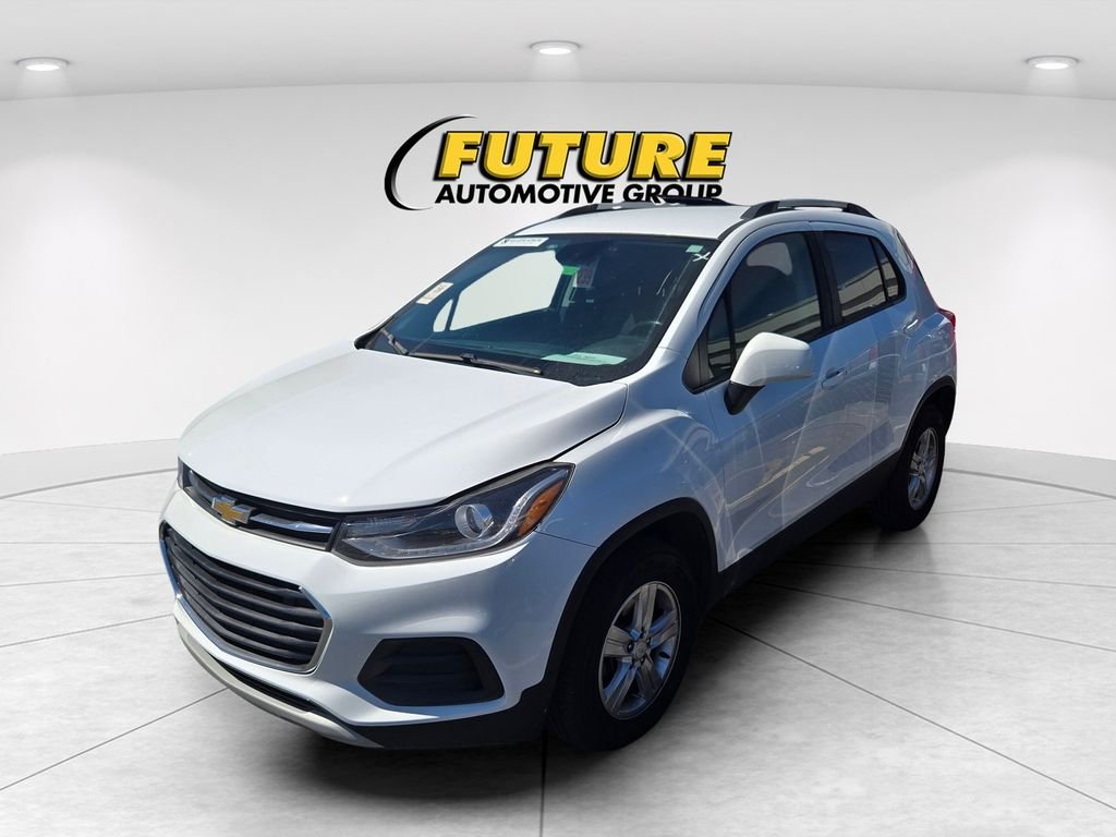 Used 2022 White Chevrolet LT image 3