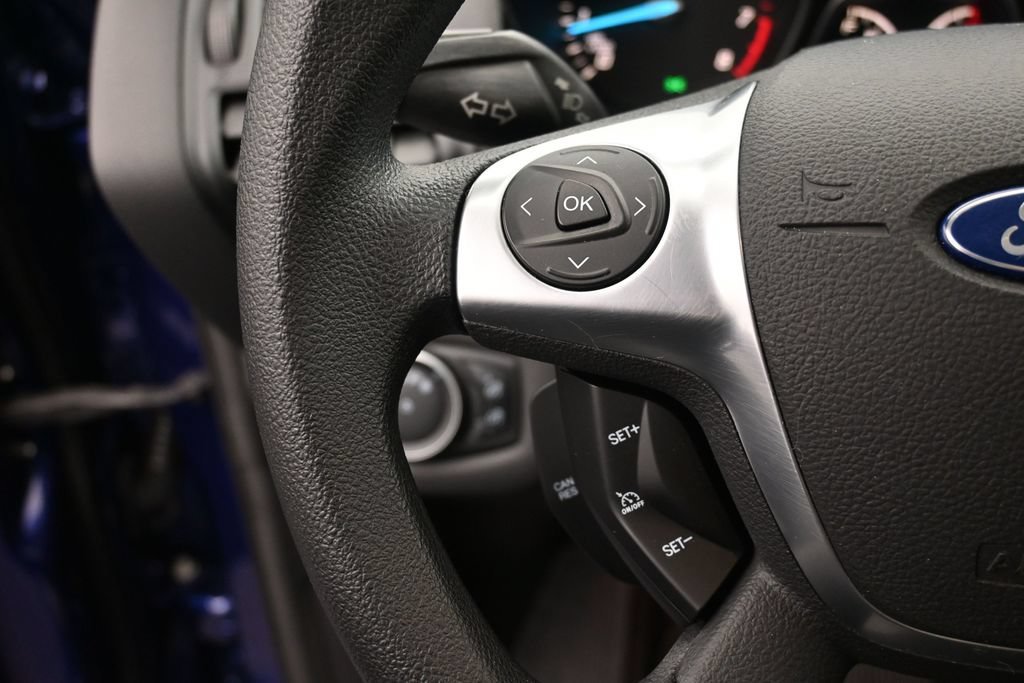 Used 2015 Blue Ford SE image 3