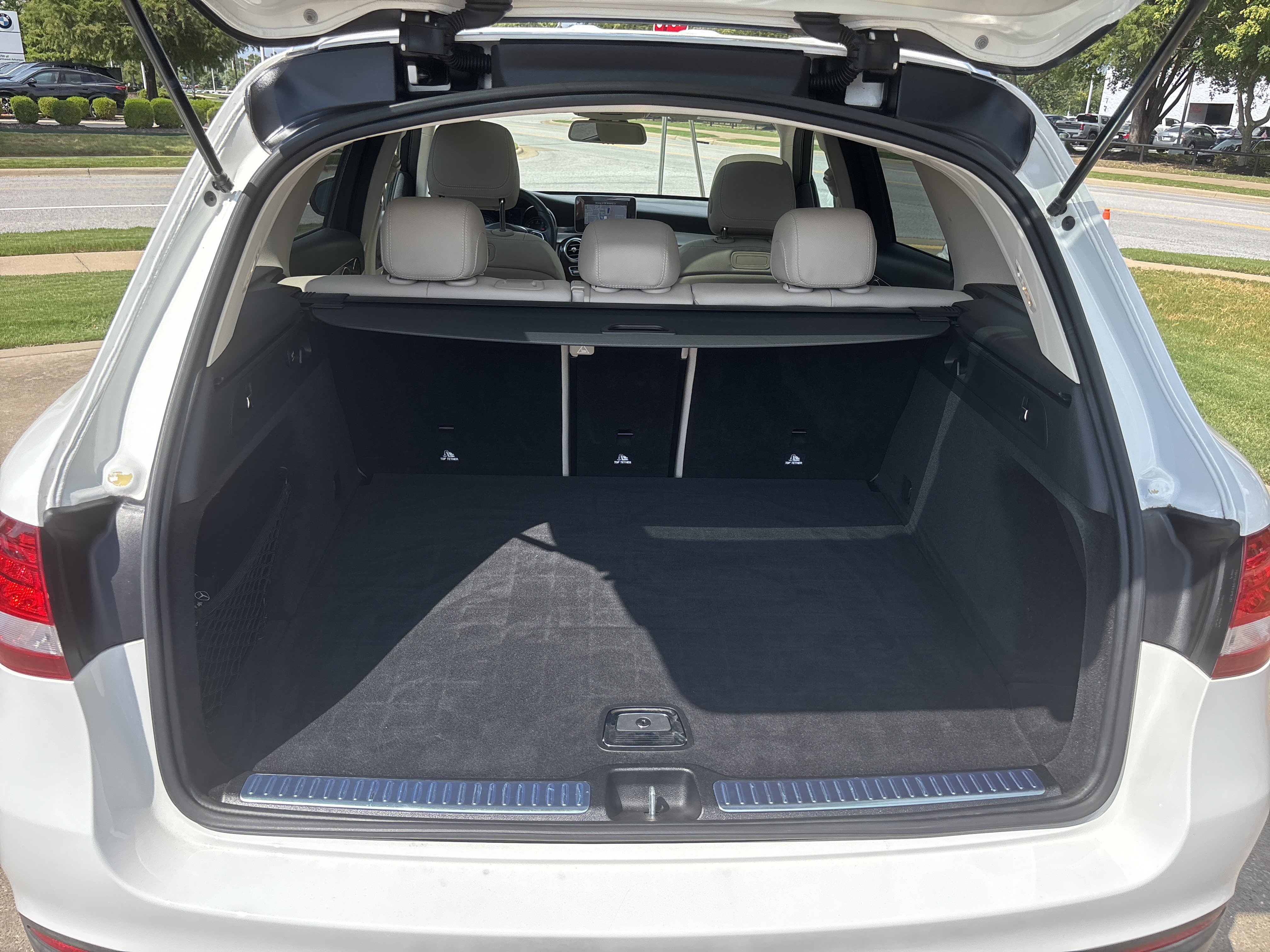 Used 2018 POLAR WHITE Mercedes-Benz 300 4Matic image 8