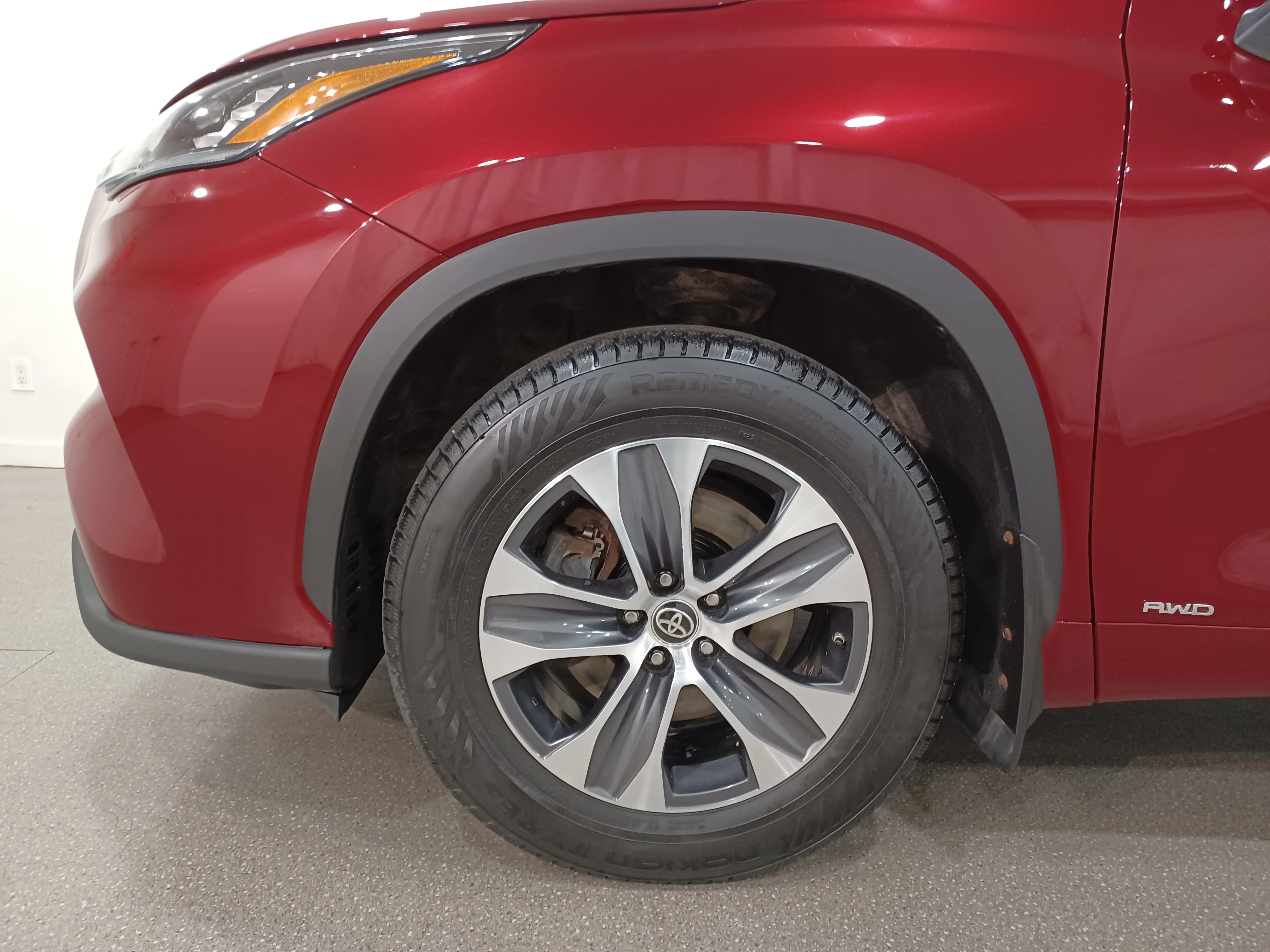 Certified Used 2023 Ruby Flare Pearl Toyota XLE AWD*8 Pass | Adaptive Cruise | Htd Leather | Htd Wheel | Lane Keep Assist | Blind Spot Detection image 22