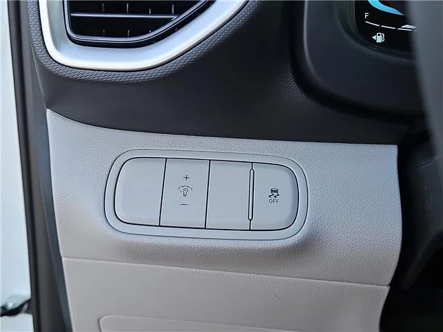 New 2026 Lunar White w/Black Roof Hyundai SEL image 19