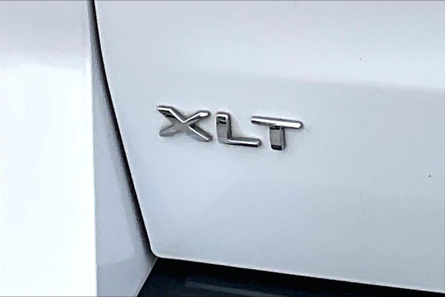 Used 2024 Star White Metallic Tri-Coat Ford XLT image 10