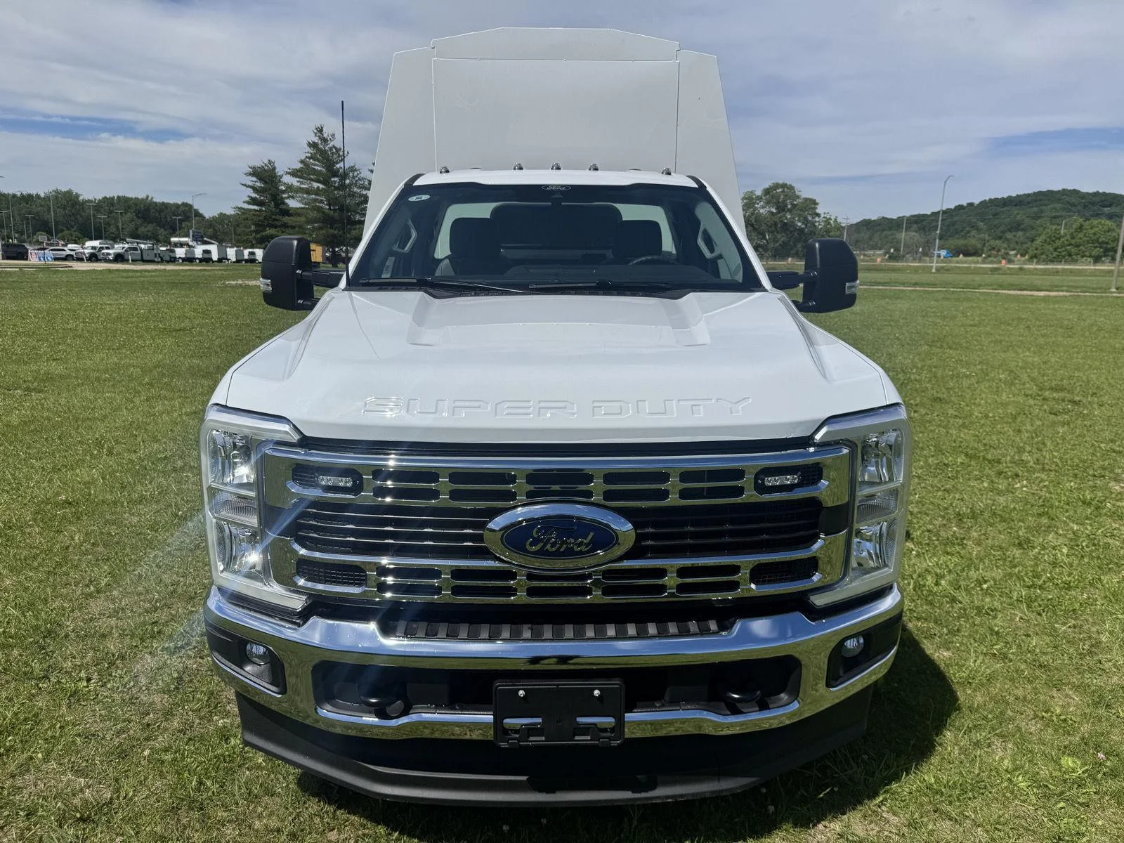 New 2026 Oxford White Ford XL image 12