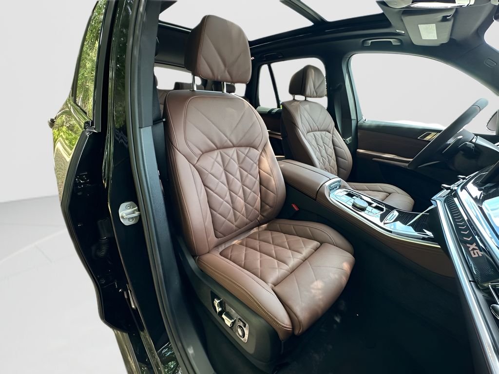 New 2026 Black Sapphire Metallic BMW xDrive40i image 25