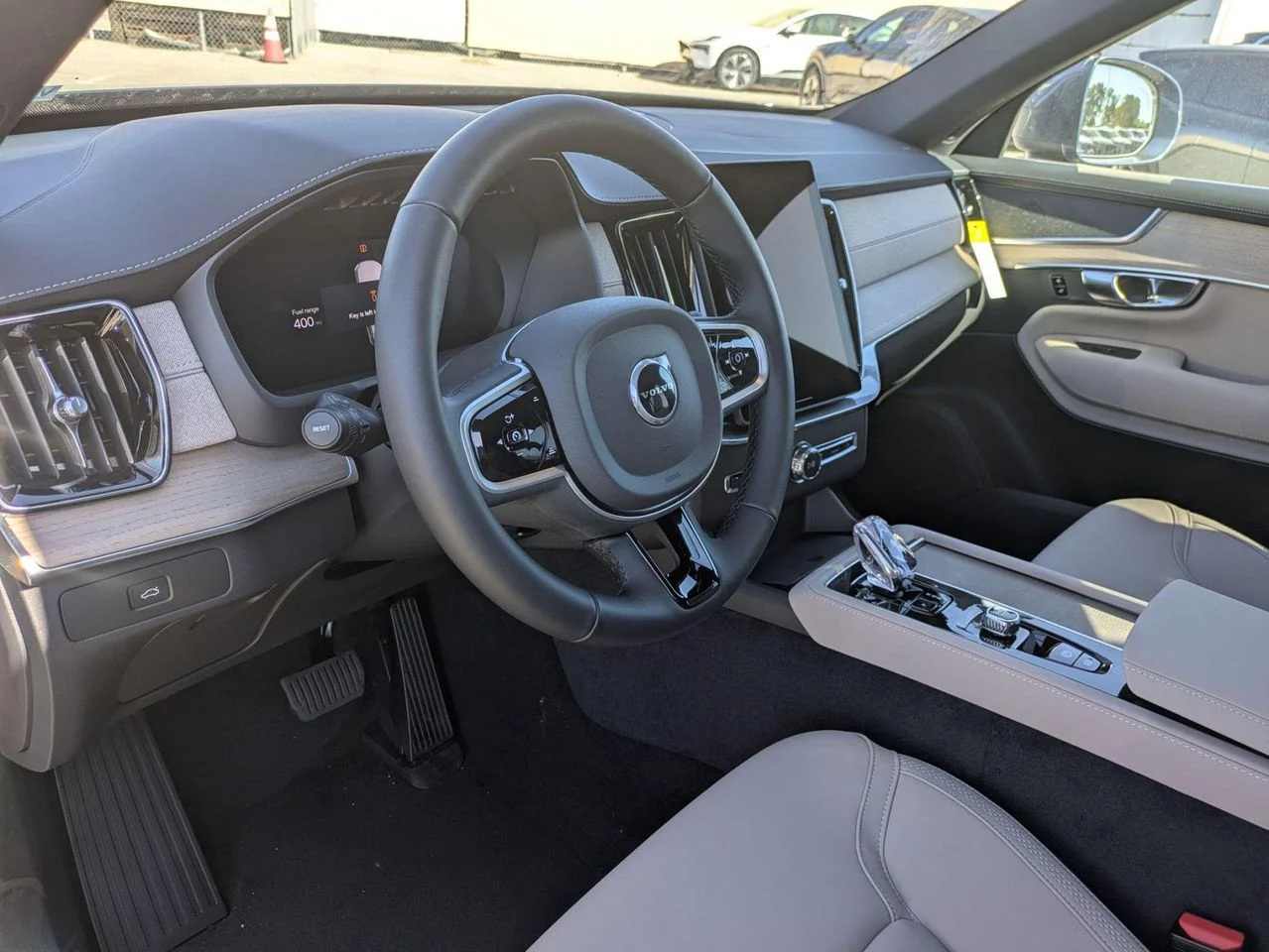 2026 Volvo XC90 Core - Photo 8