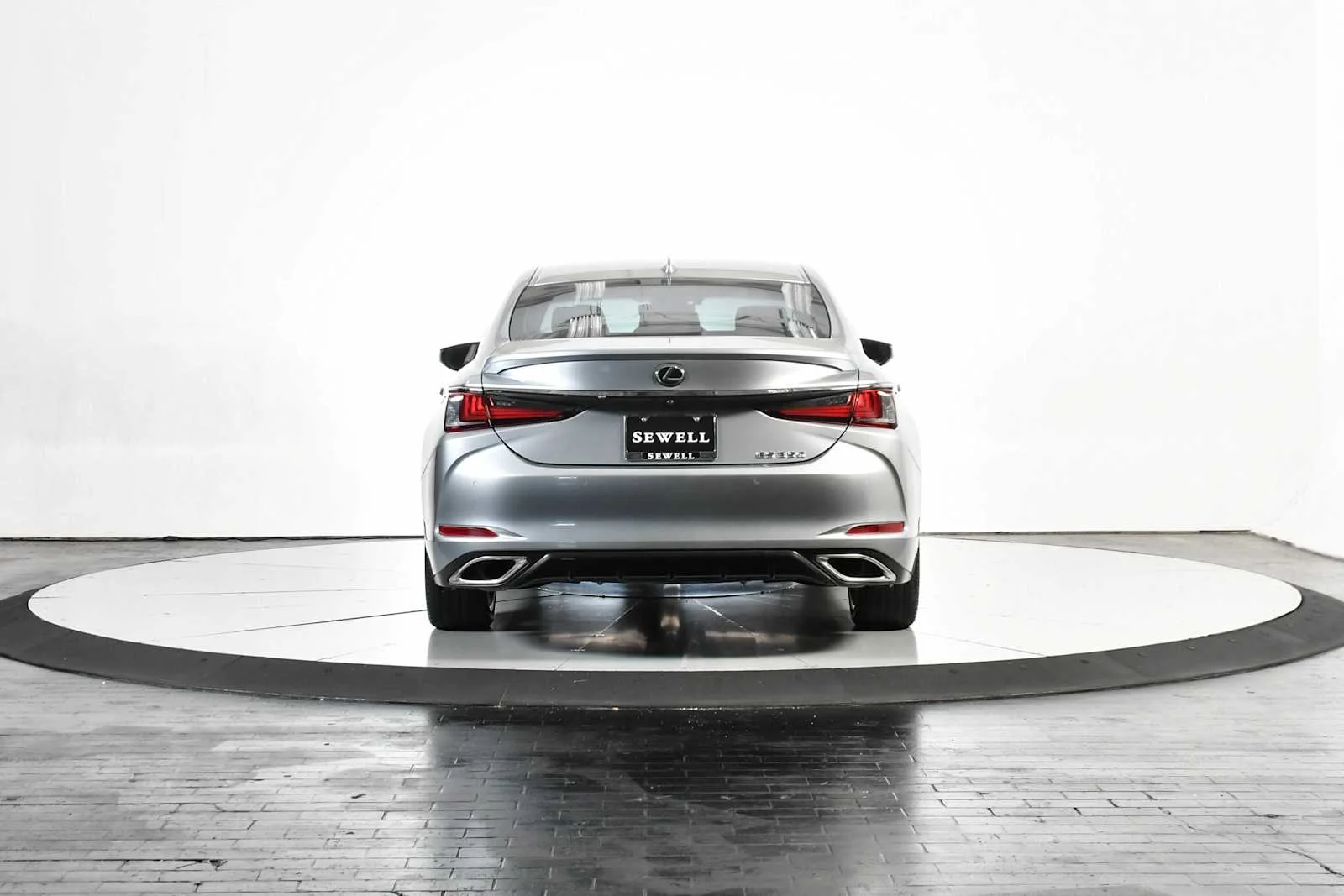 Used 2023 Iridium Lexus F SPORT Handling image 5