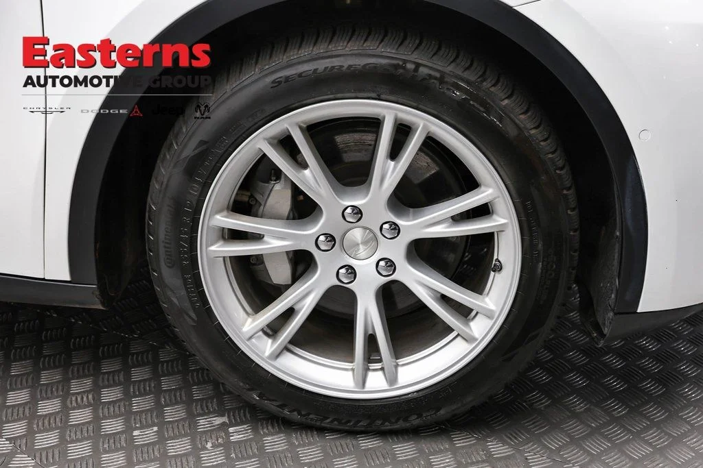 Used 2021 White Tesla Long Range image 25