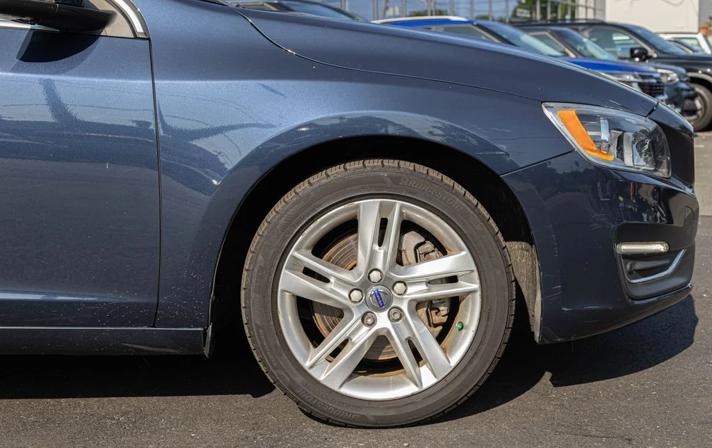 Used 2015 Blue Volvo T5 Premier image 17