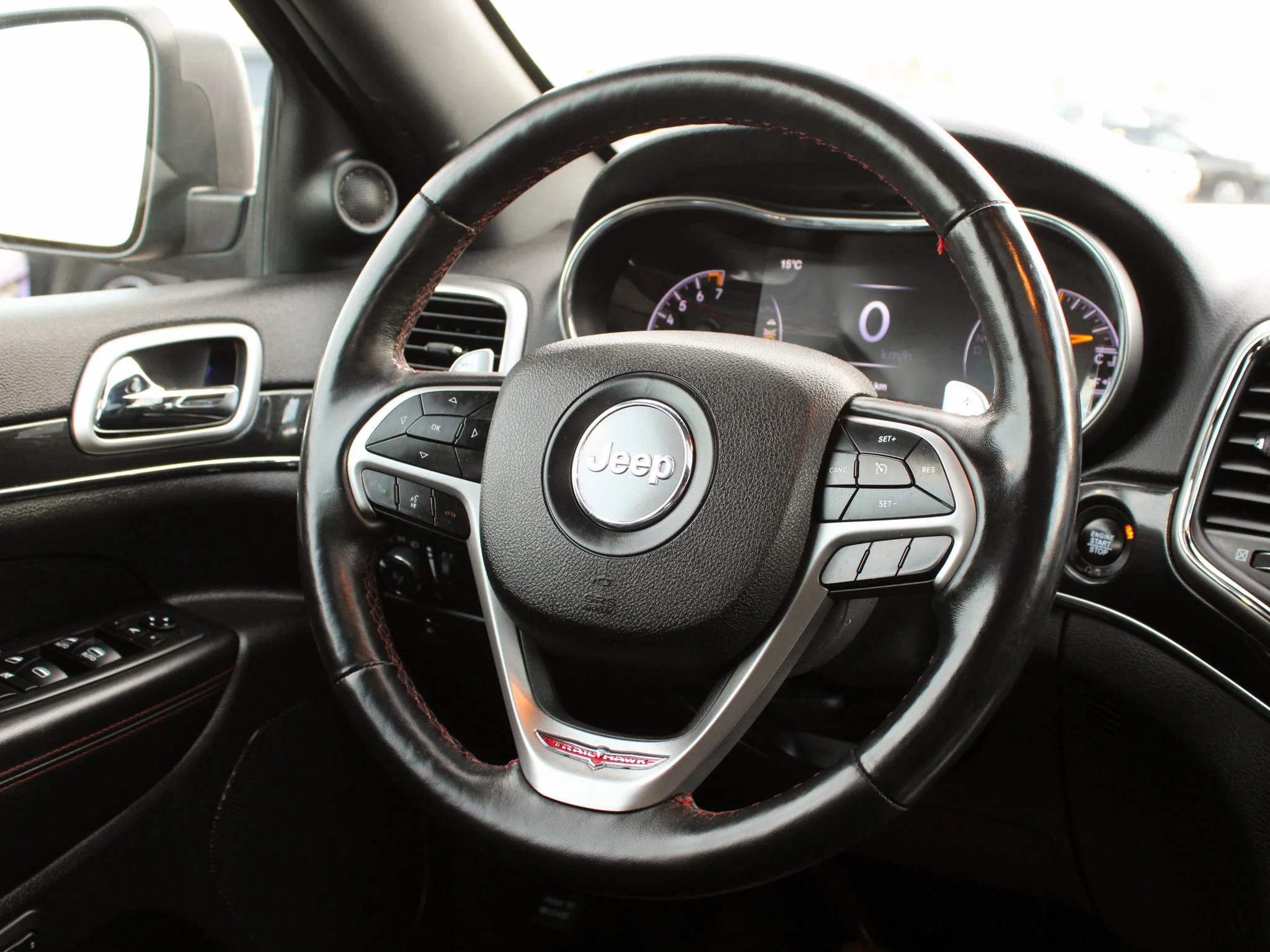 Used 2018 Red Jeep Trailhawk * V6 | Winter Tires | Heated/Vented Seats | Apple CarPlay | Navigation image 5