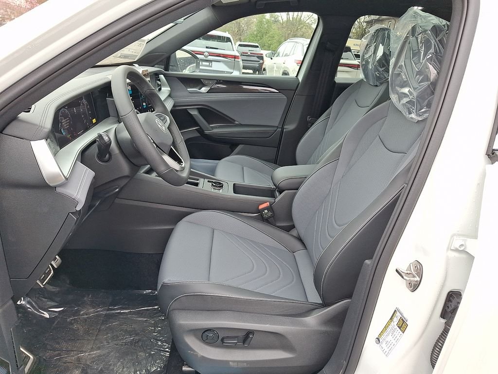 New 2026 White/off-white Volkswagen 2.0T SE R-Line Black image 6