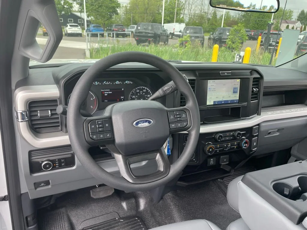 New 2026 Oxford White Ford F-550® XL image 16