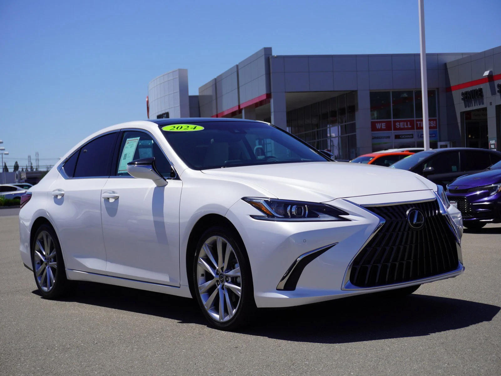 Used 2024 White Pearl Lexus ES 350 image 1