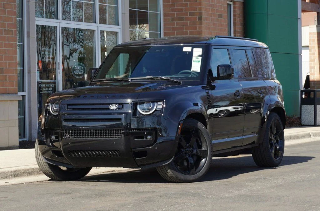 2026 Land Rover Defender 110 X-Dynamic SE P400's photo