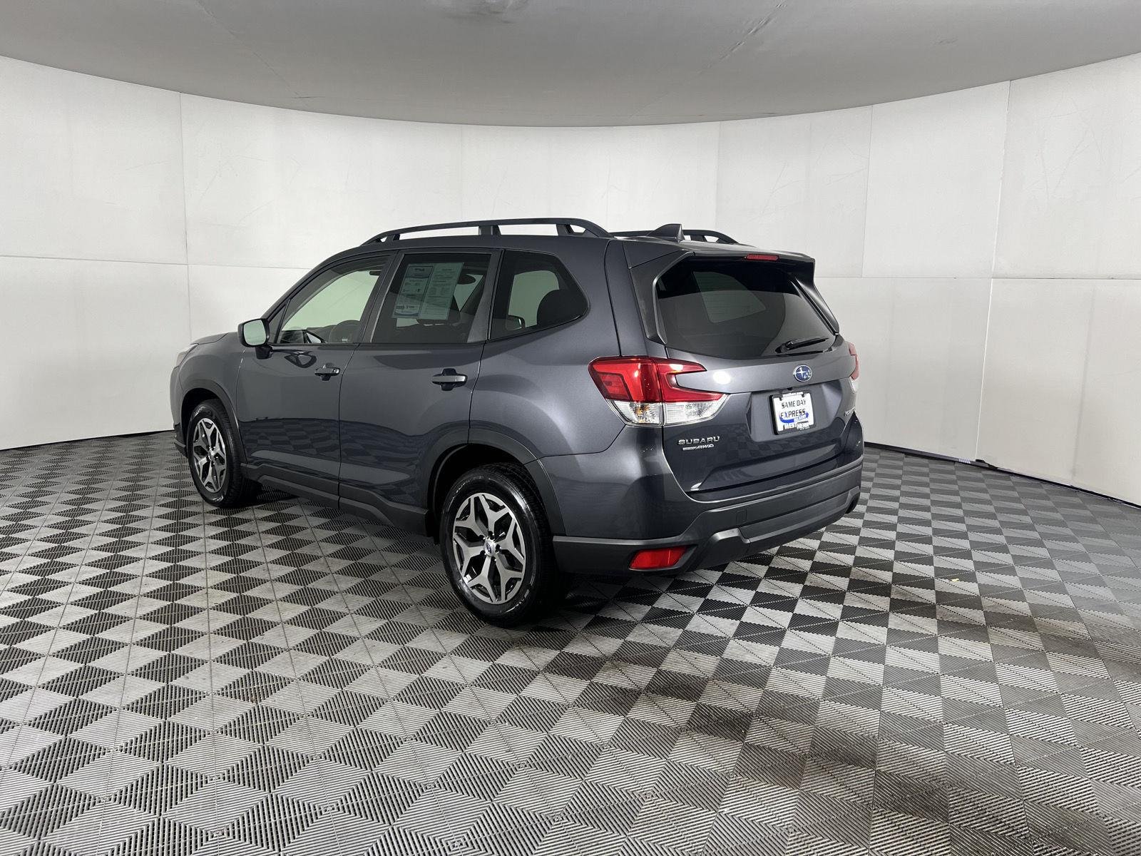 Used 2022 Magnetite Gray Metallic Subaru Premium image 6