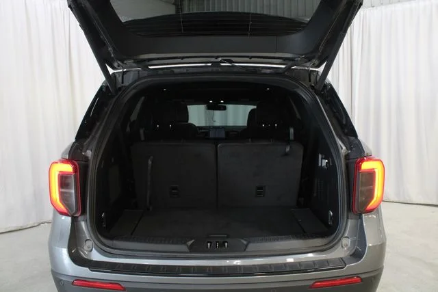 Used 2023 Gray Ford ST-Line image 34