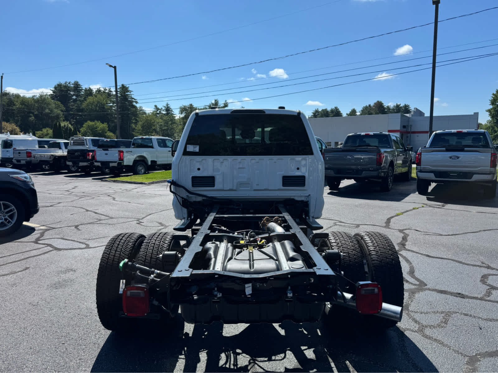 New 2026 Oxford White Ford XL image 4