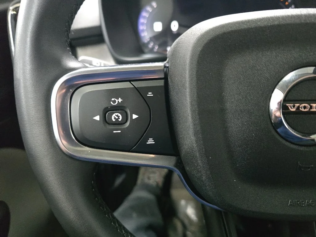 2023 Volvo XC40 Plus - Photo 20