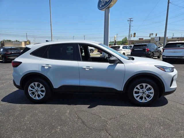 Used 2025 Silver Ford Active image 9