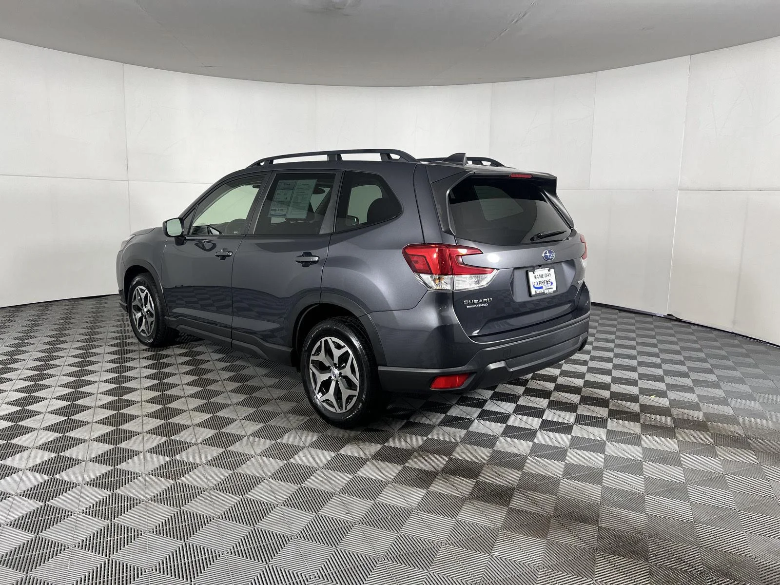 Used 2022 Magnetite Gray Metallic Subaru Premium image 6