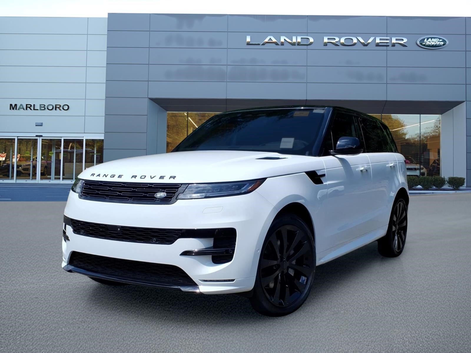 New 2026 Fuji White LAND ROVER Dynamic SE image 1