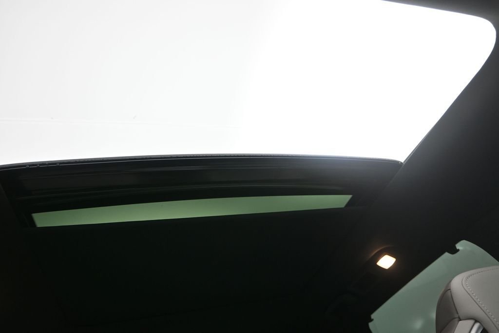 New 2027 2T RAD WHT INFINITI Autograph AWD image 27