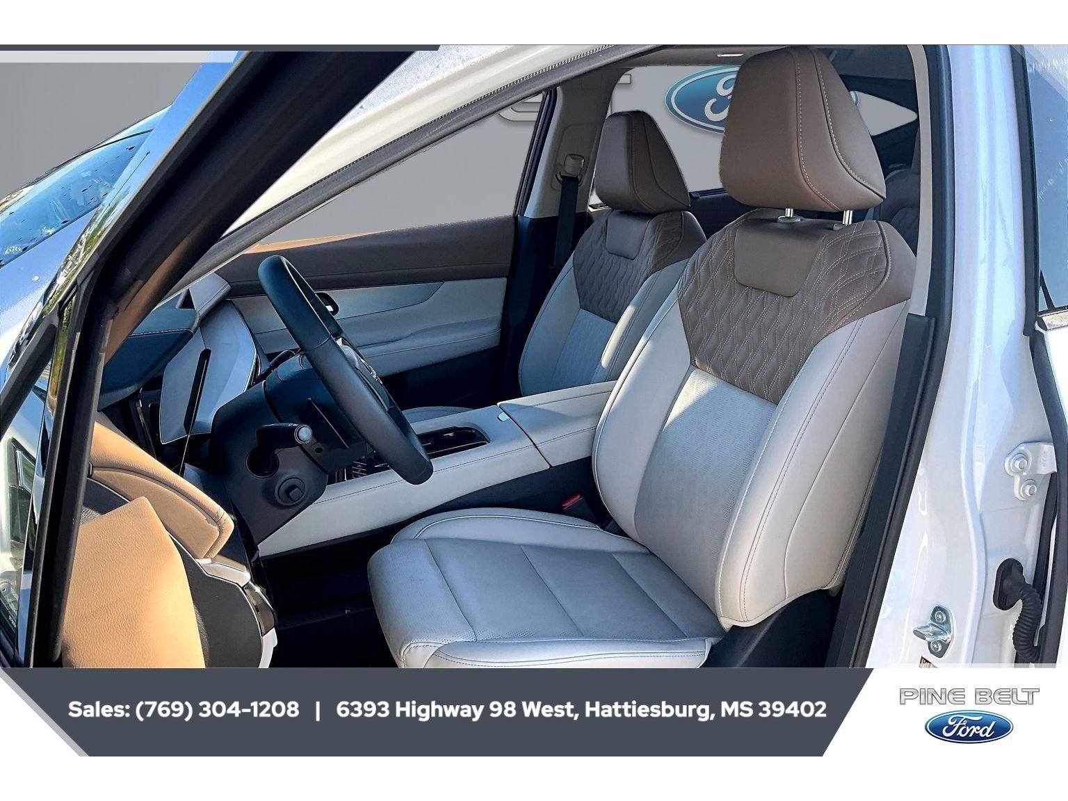 Used 2025 Everest White Pearl Tricoat Nissan Platinum image 18