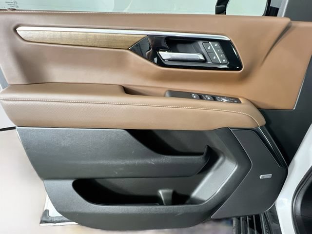 2025 Chevrolet Suburban High Country - Photo 35