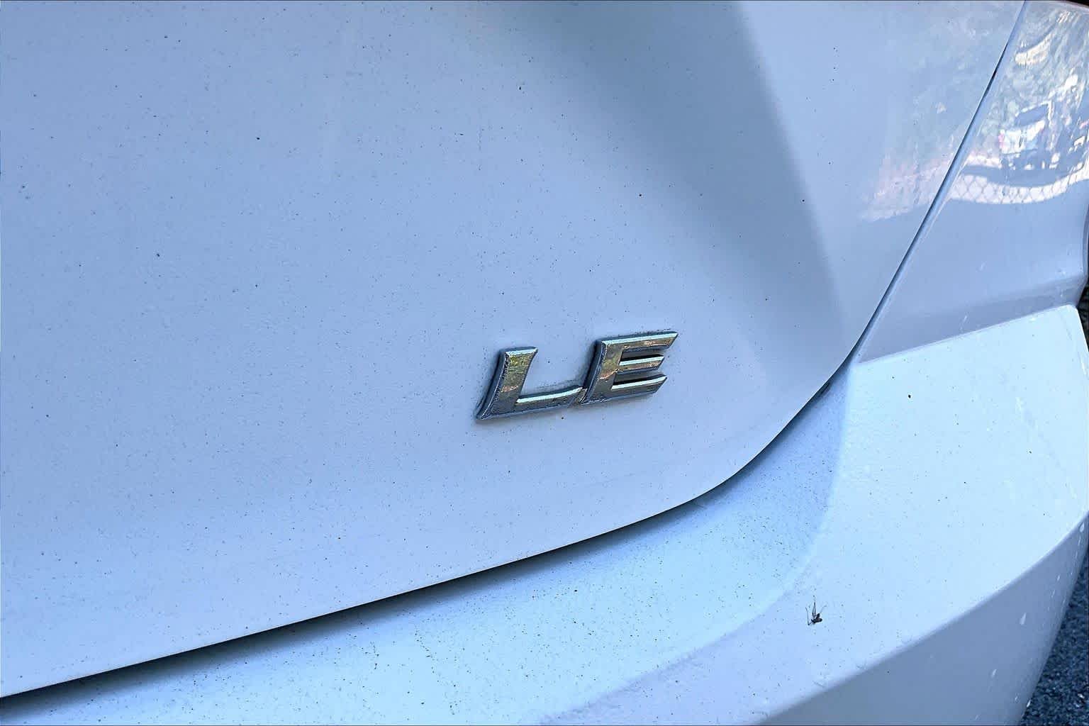 Used 2025 Ice Cap Toyota LE image 10