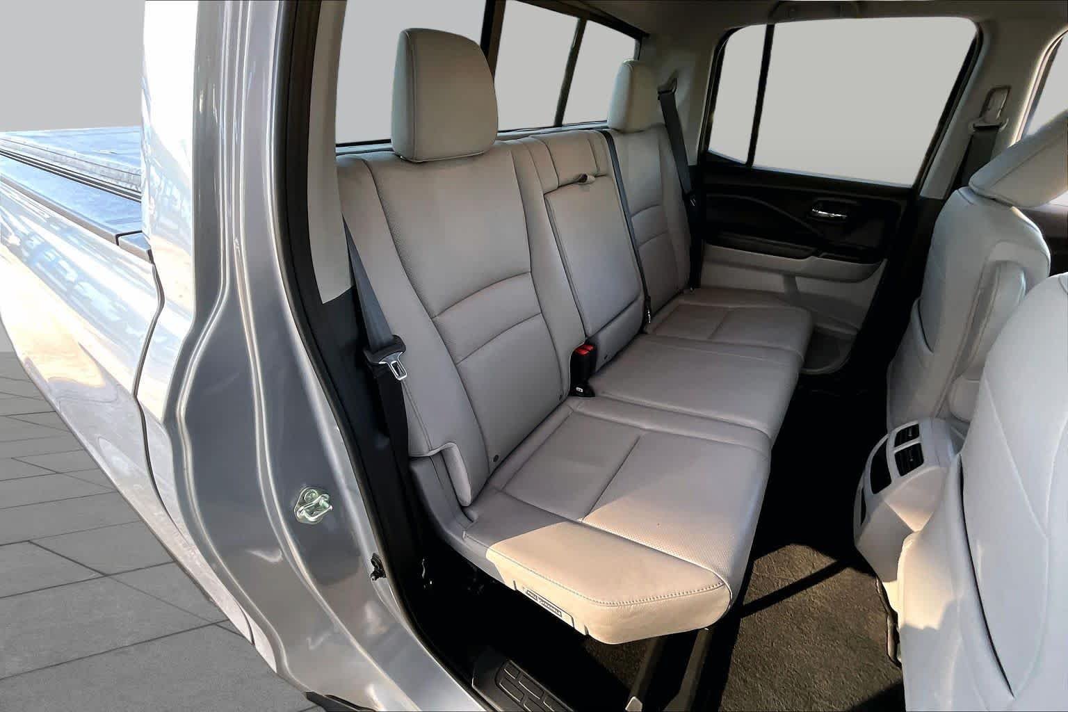 Certified Used 2019 Lunar Silver Metallic Honda RTL-E image 19