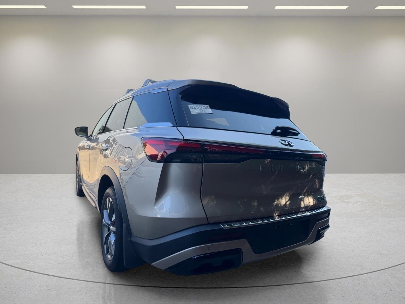 Used 2024 Warm Titanium INFINITI LUXE image 9