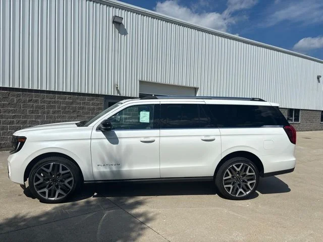 New 2027 Star White Metallic Tri-Coat Ford Platinum image 45