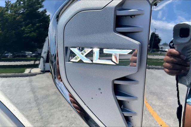 New 2026 Shadow Black Ford XLT image 9