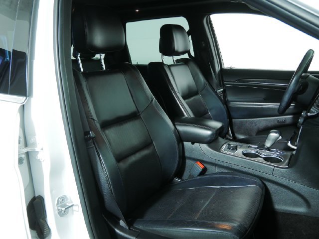 Used 2019 White Jeep Limited image 15