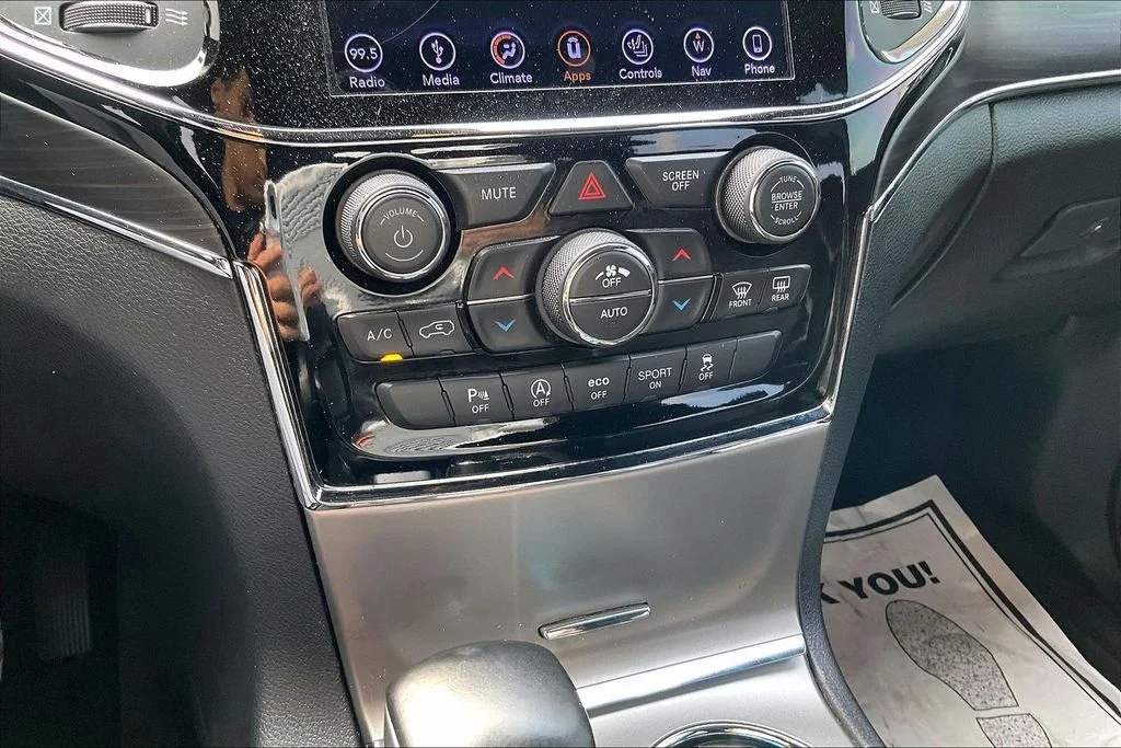 Used 2019 Red Jeep Limited image 34