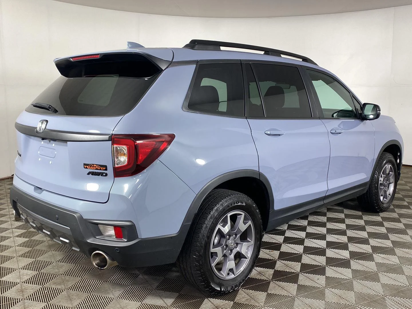 Used 2023 Sonic Gray Pearl Honda TrailSport image 3