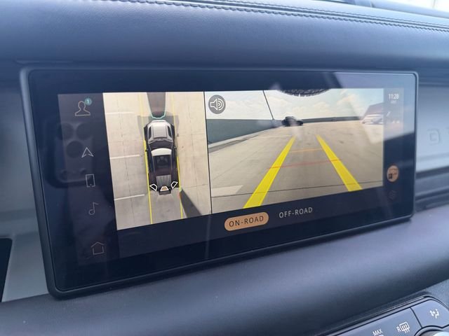 Used 2023 White Land Rover S image 21