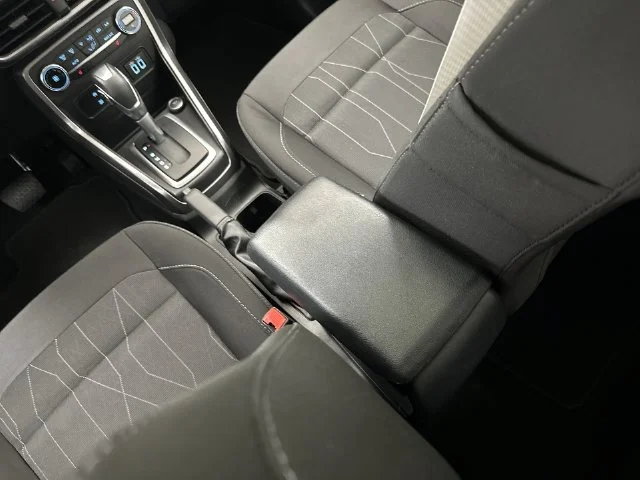 Used 2021 Black Ford SE image 27