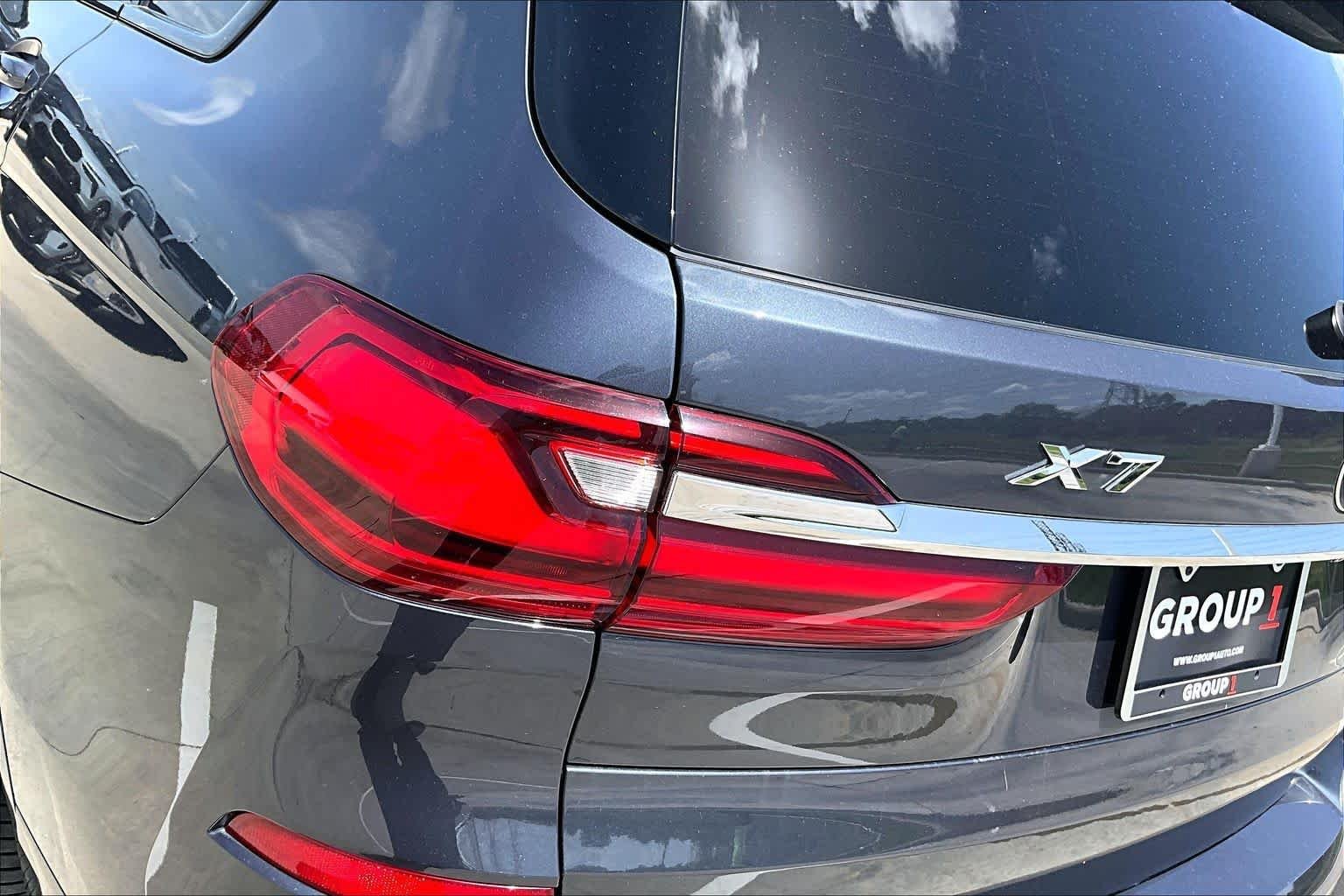 Used 2019 Arctic Gray Metallic BMW xDrive50i image 27